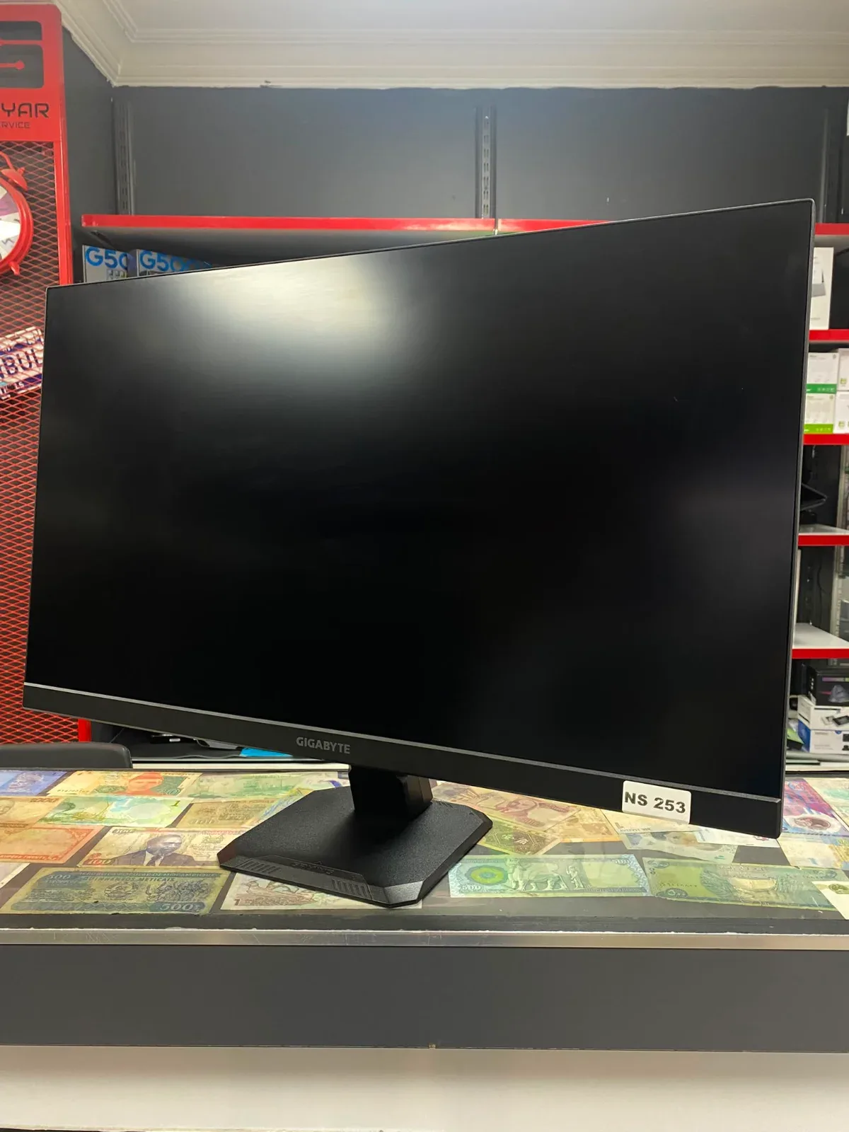 Gigabyte GS27FA 27" Oyuncu Monitörü | 074